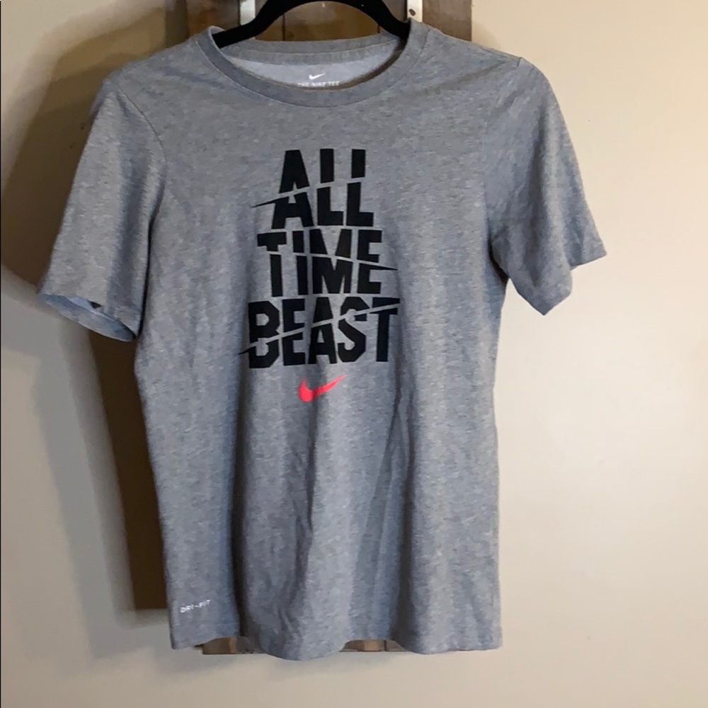Nike tee